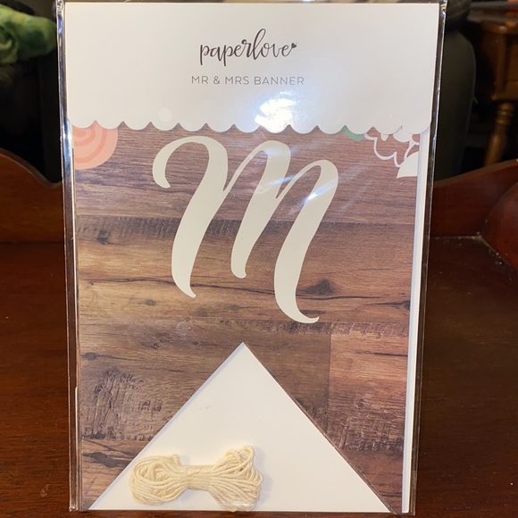 NWT Wedding Decor Unopened Paper Love Set: Mr & Mrs Banner & Table Numbers - Picture 8 of 9